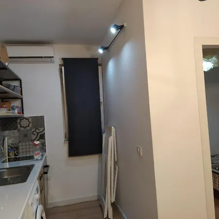 Lovely 1 Bedroom Near Eye Of Τίρανα
