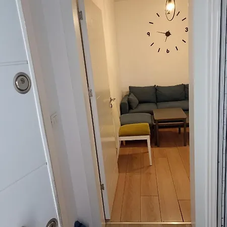 Lovely 1 Bedroom Near Eye Of Apartman *